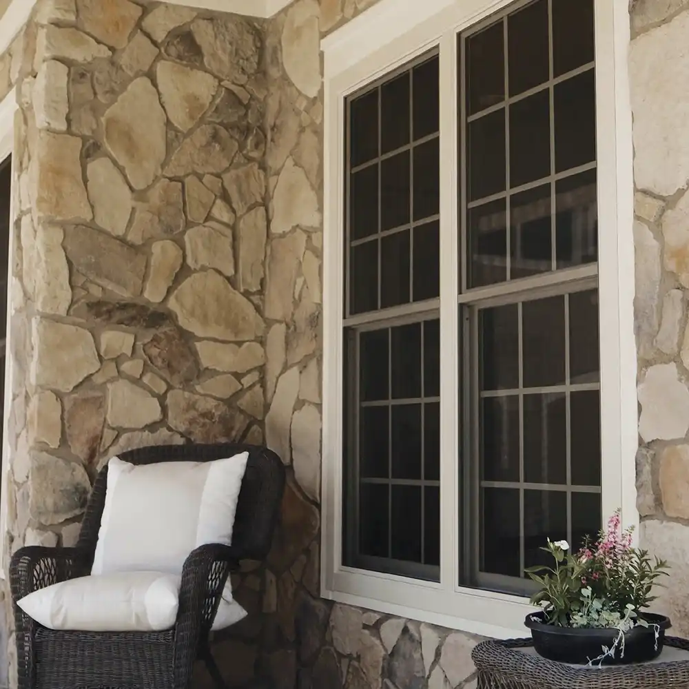 single hung exterior window